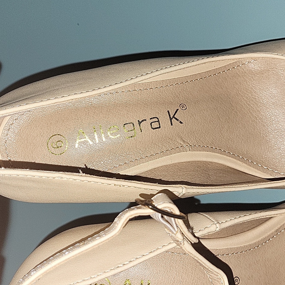 Heels - Picture 5 of 5